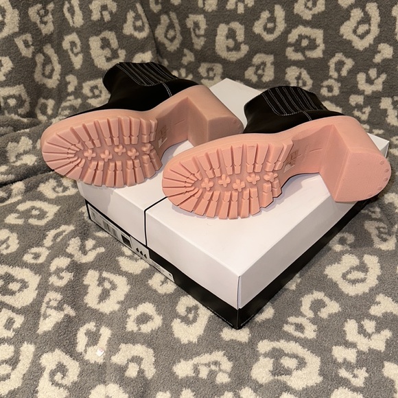 Dolce Vita Caster H2O Booties Leather New 💯 Waterproof - Picture 9 of 17